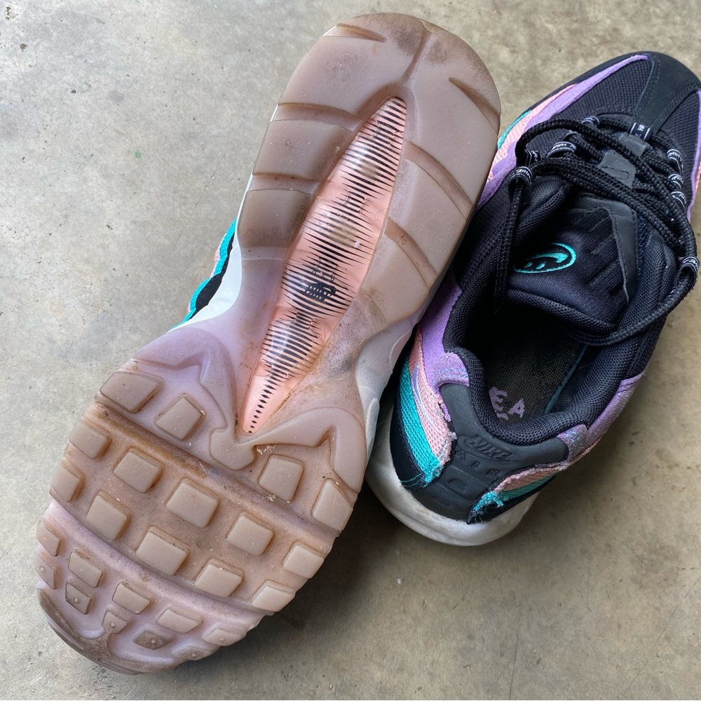 Nike Air Max 95 “have a Nike day” smiley sneakers good condition. - Picture 4 of 5